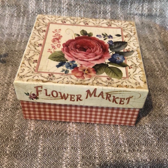 Lisa audit wild apple hanging wall plates. Also usable. - Picture 7 of 8